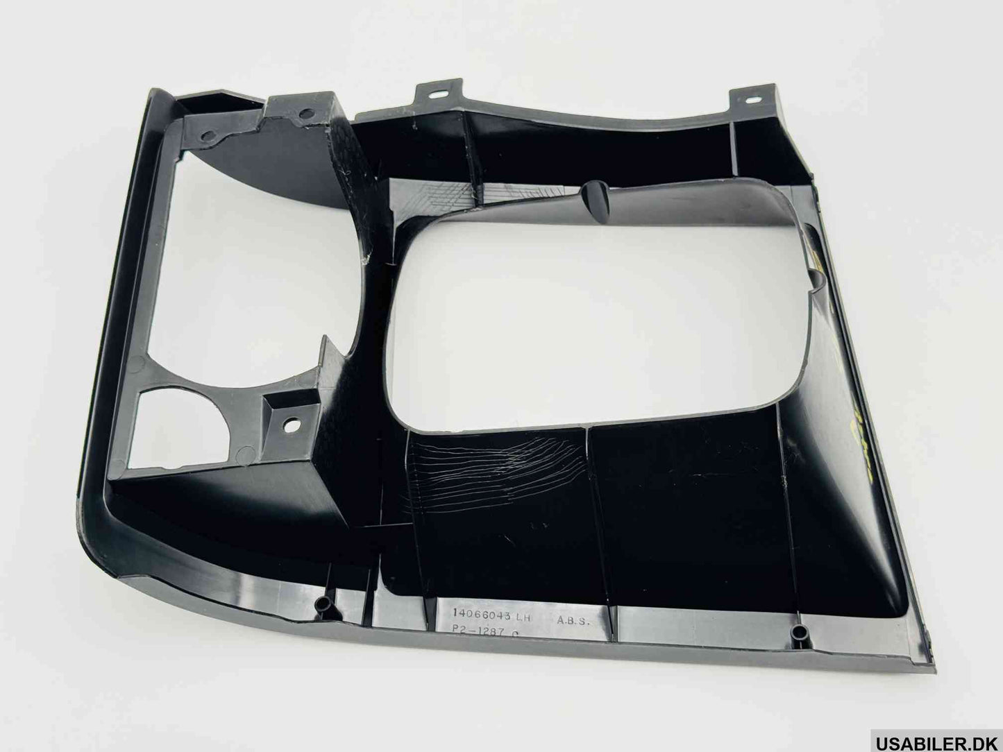 GM 14066043 Bezel, Headlamp