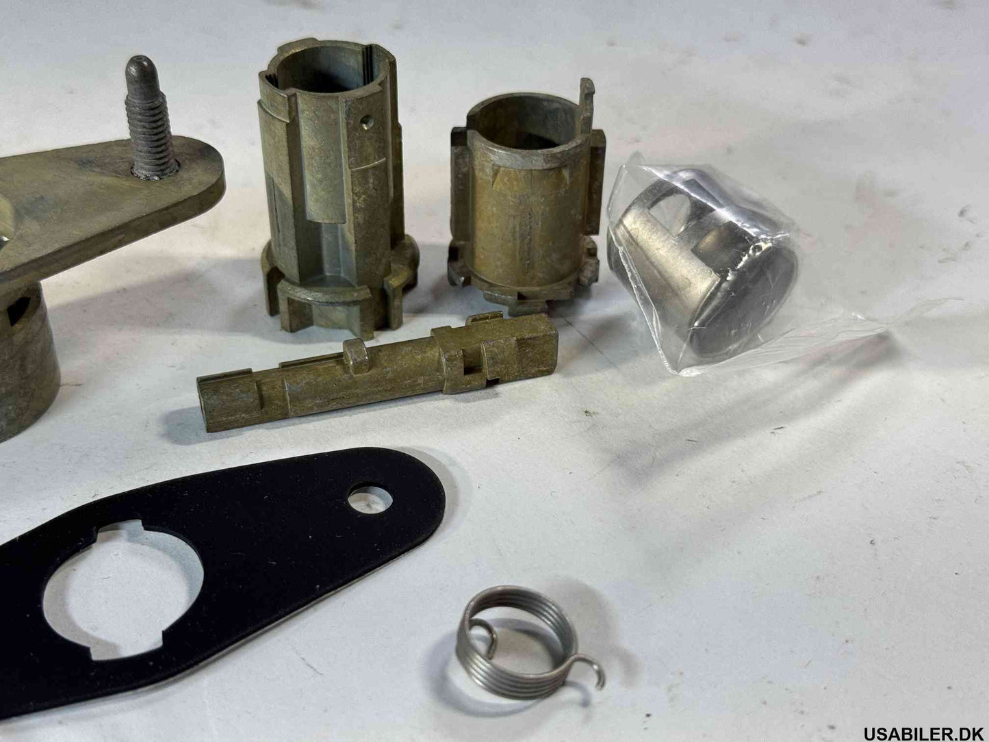 GM 12455155 Cylinder Kit,Rear Compartment Lid Lock (Uncoded)