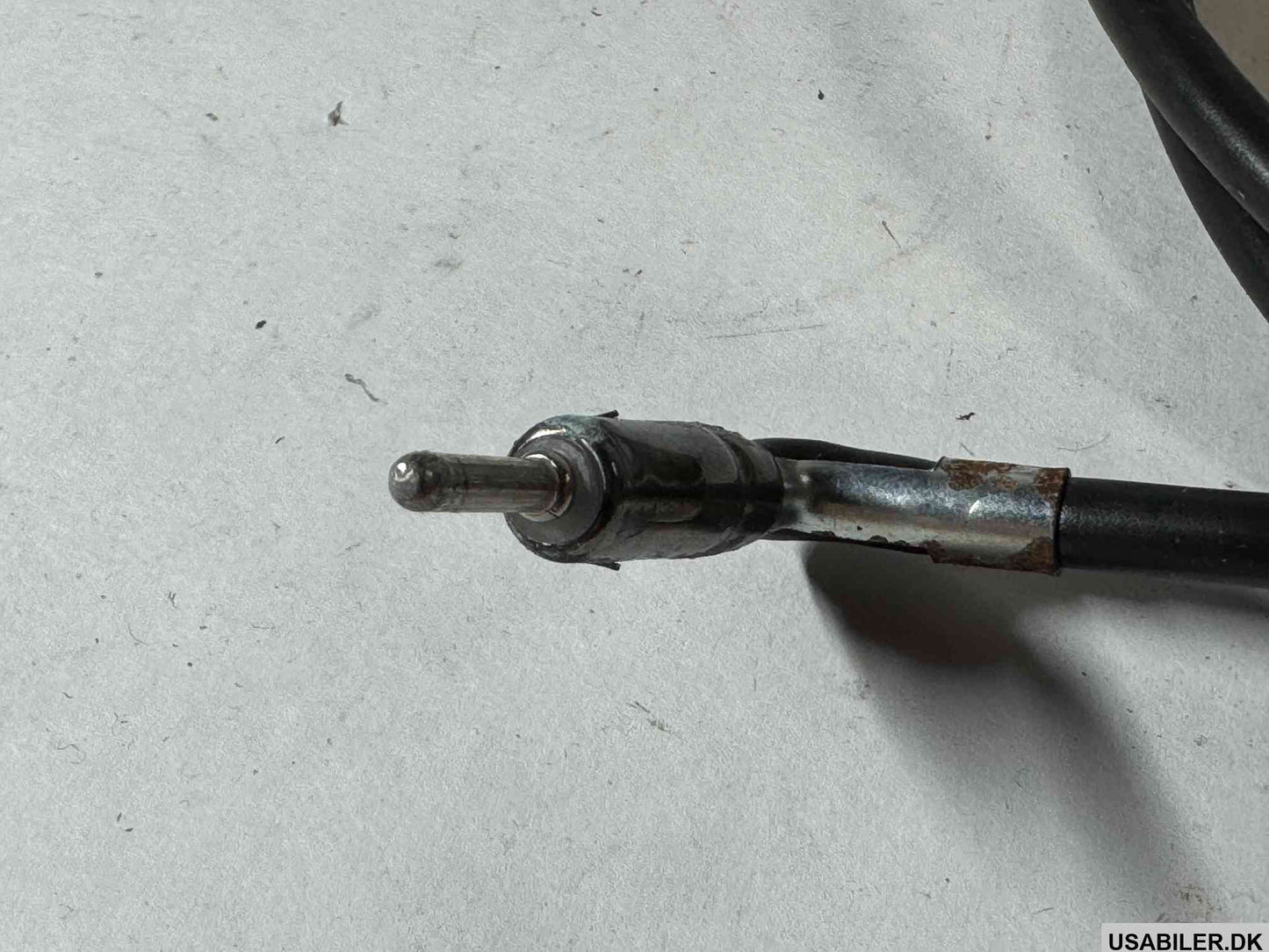 GM 469304 Radio Antenna Body And Lead, In Cable Ass