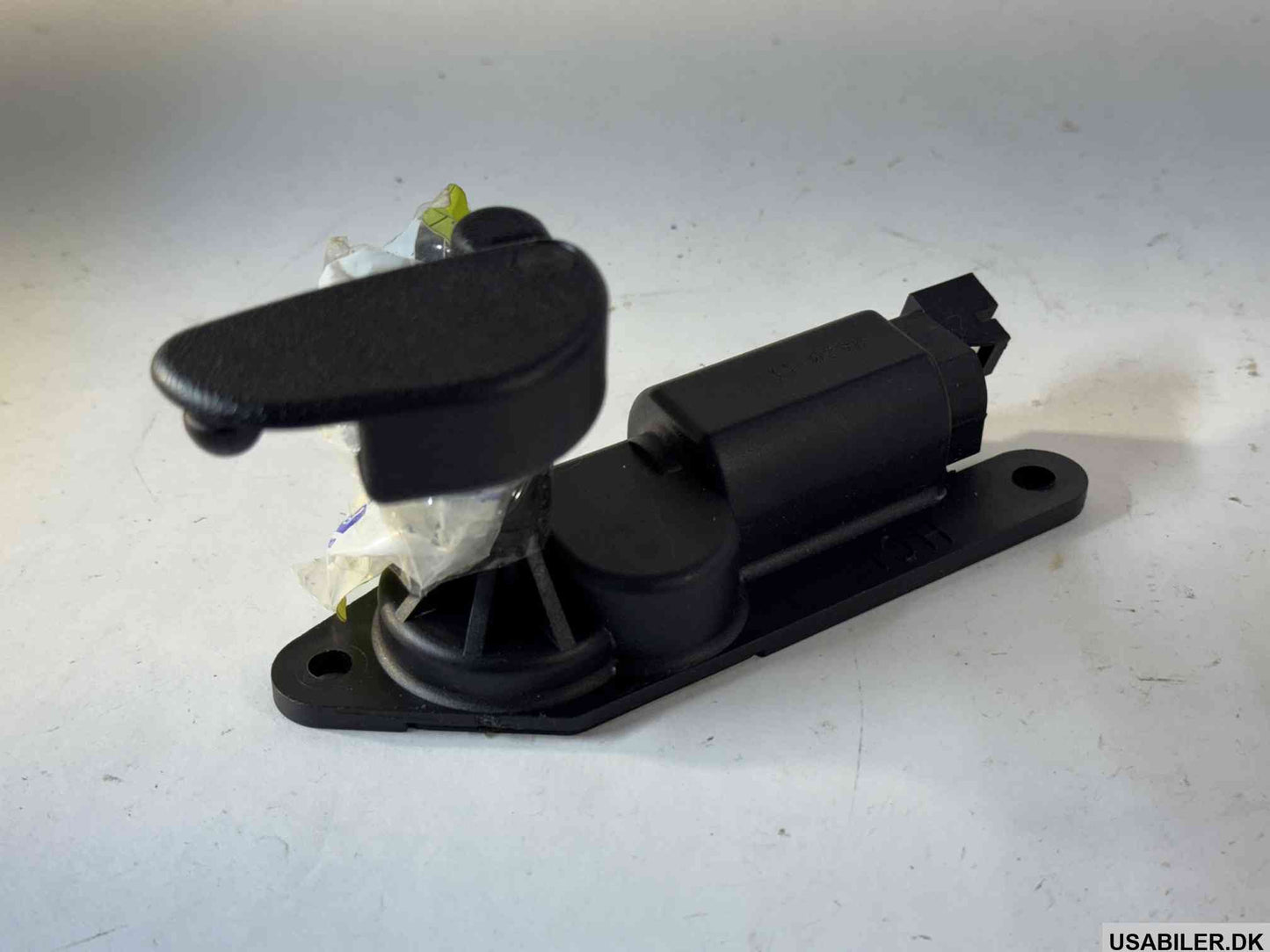 GM 10299851 Latch Assembly, Body Side Rear Window