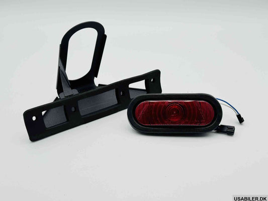 GM 12495525 Center High Mounted Stop Lamp