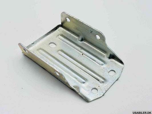 GM 14075406 Bracket, Front Bumper Impact Bar Outer R.H.