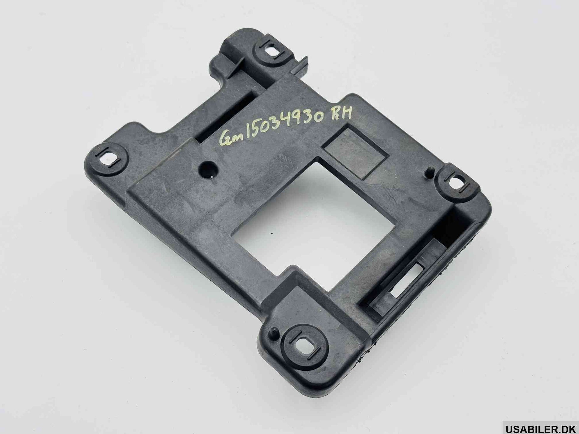 GM 15034930 Capsule / Headlamp / Fog Lamp Headlamp
