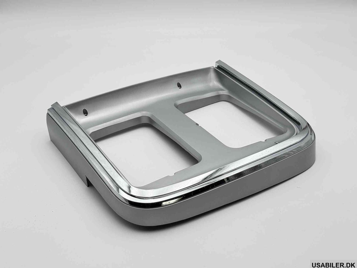 GM 15596118 Headlight Bezel Door