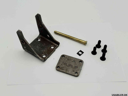GM 15981546 Hinge Kit,Front Side Door Lower(Dr Side)