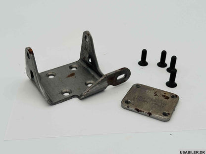 GM 15981550 Hinge Kit, Front Side Door Lower Body Side