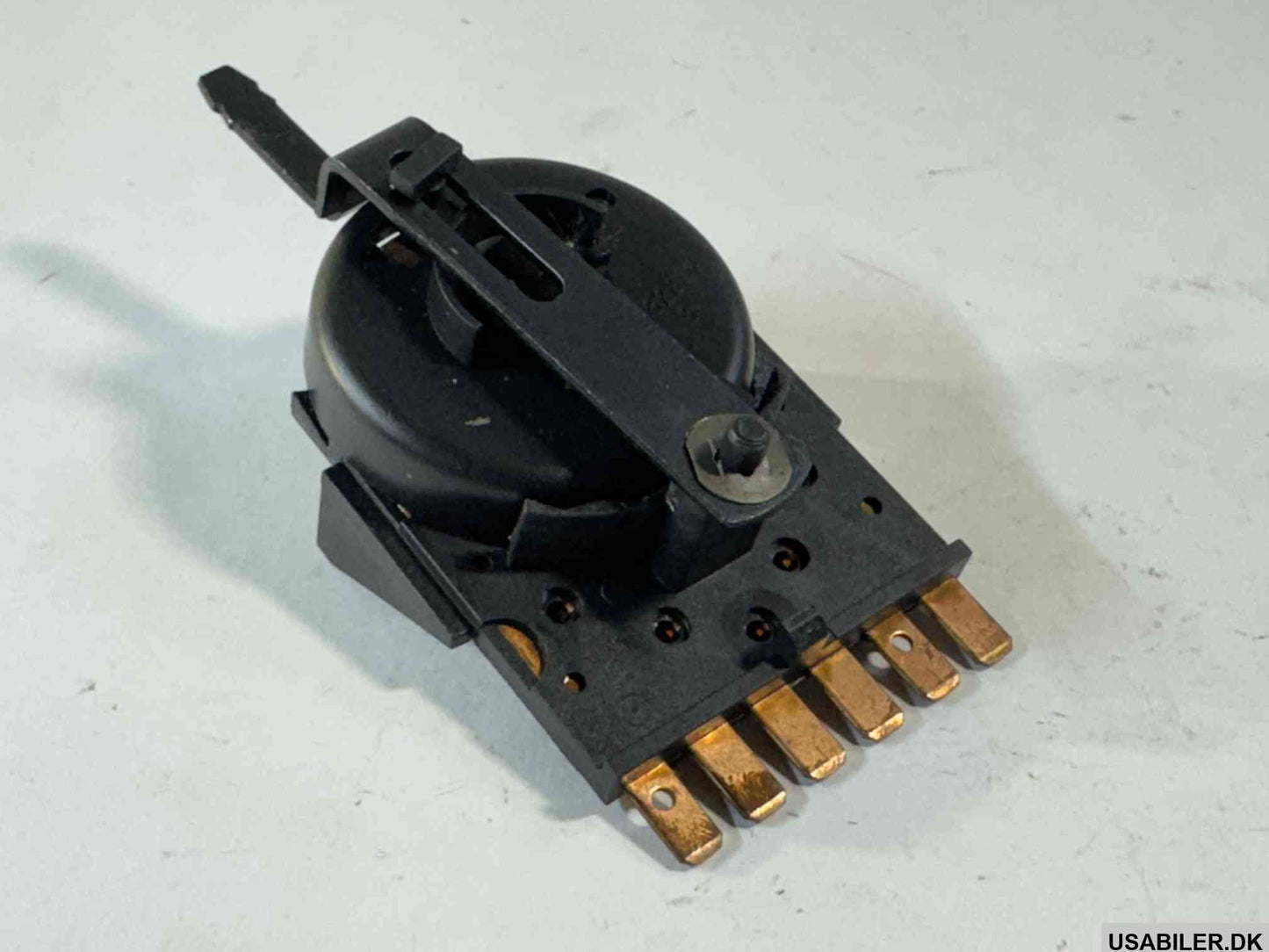 GM 16132816 Heater & Air Conditioner Control Blower Switch