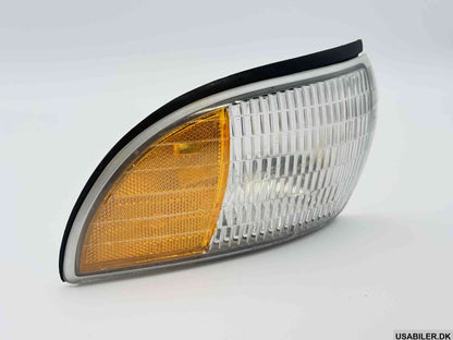 GM 16512078 Cornering Light Lamp, Right Passenger