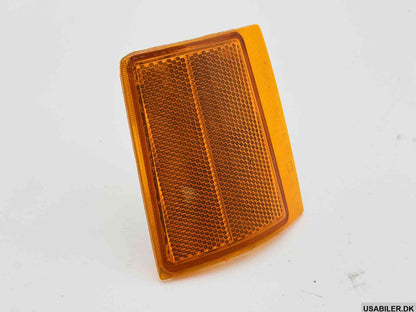 GM 16519420 1994-99 GMC 1500 RH Side Marker (grille Mounted) Composite Upper