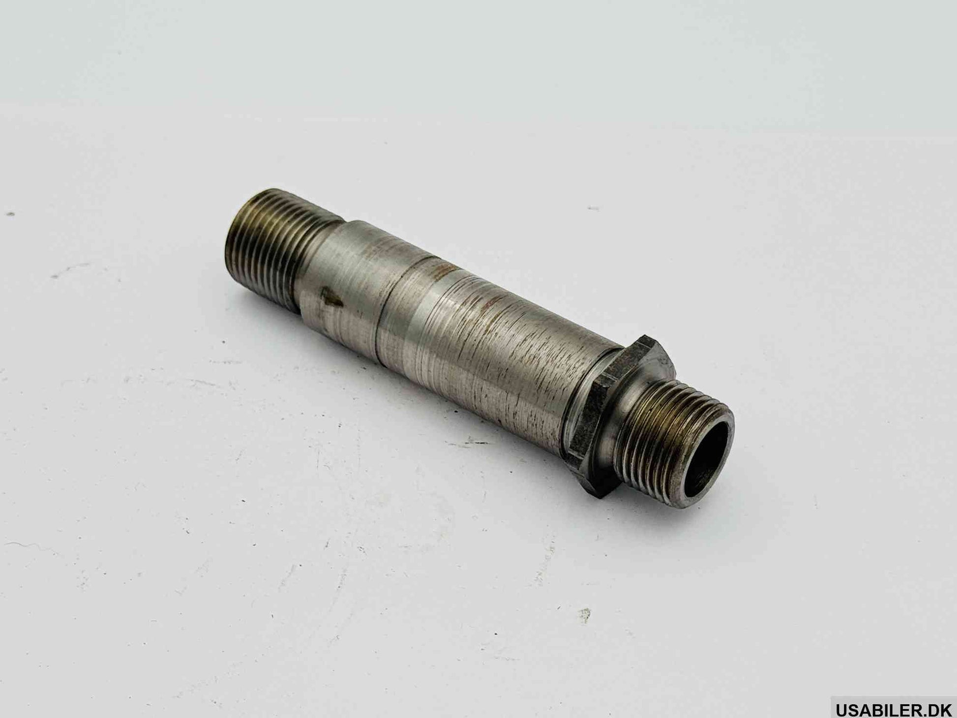 GM 24575240 Connector, Engine Oil Cooler