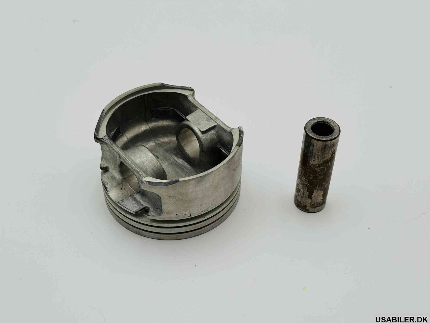 GM 24576691 Piston