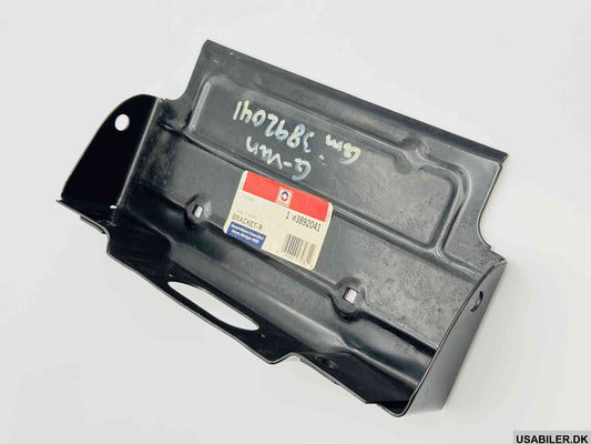 GM 3892041 Bracket, Rear License