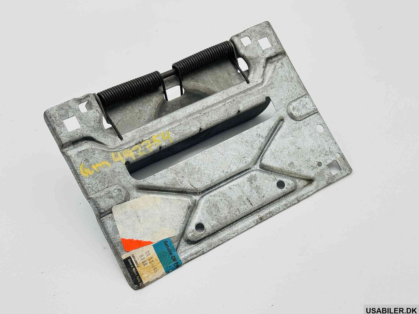 GM 492754 Rear License Plate Bracket / Fuel Door