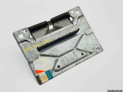 GM 492754 Rear License Plate Bracket / Fuel Door