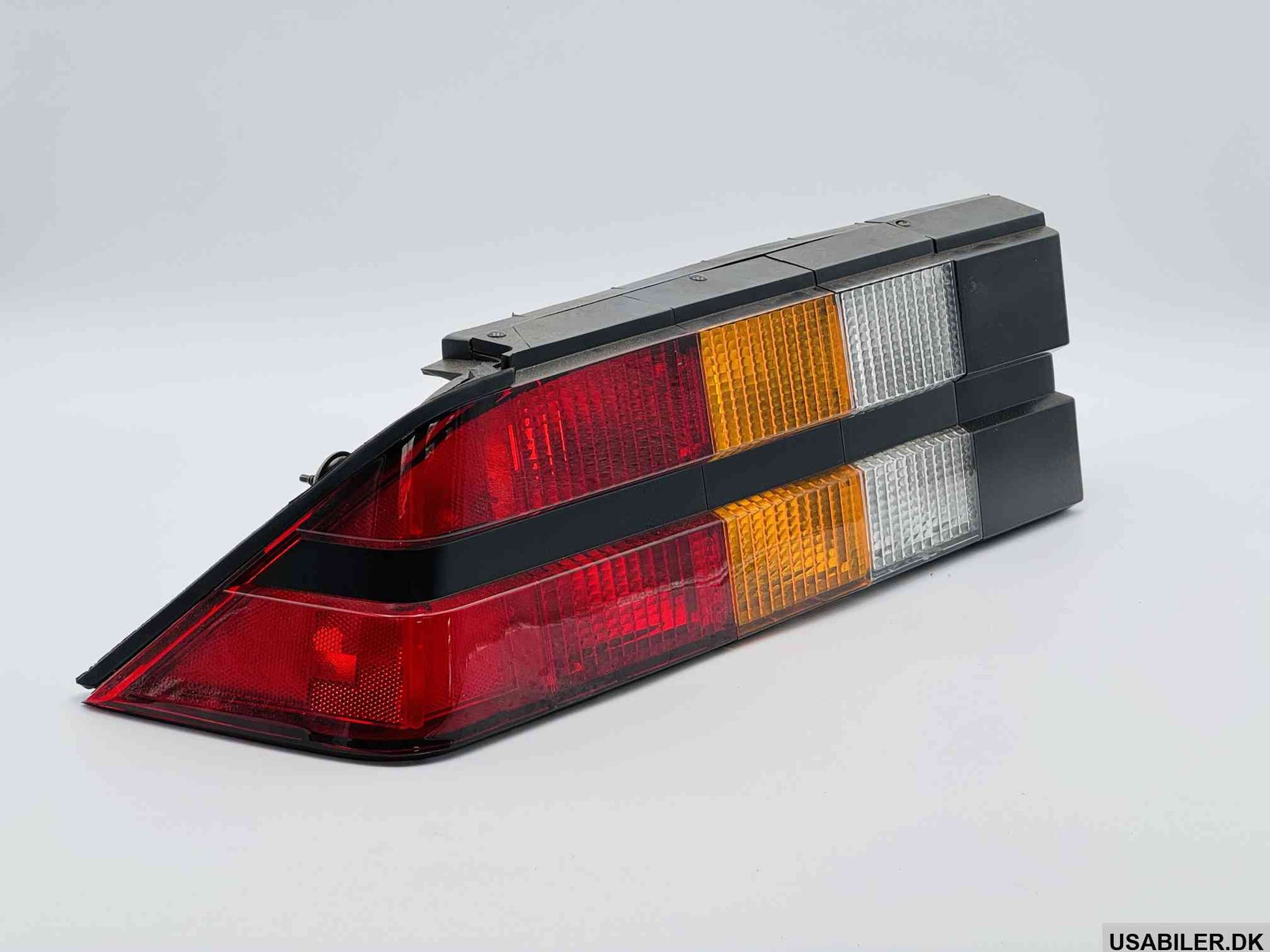 GM 5973137 Left Driver Side Tail Light Assembly 
