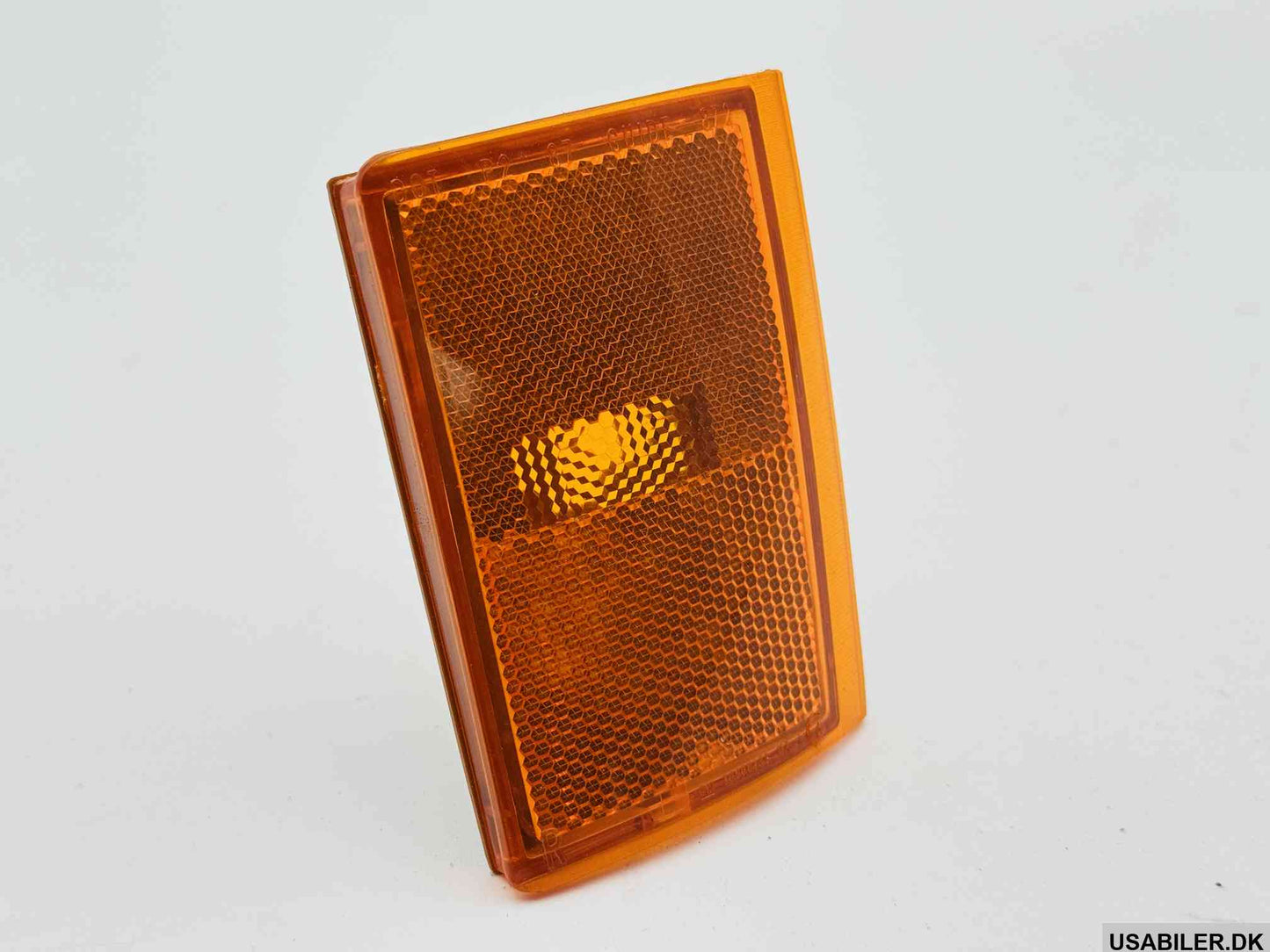 GM 5975196 Front Side Marker Lights 1988 - 1993 Chevy Truck Pickup C1500