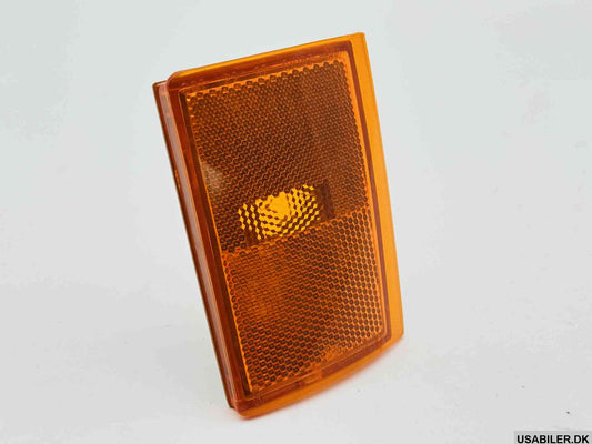 GM 5975196 Front Side Marker Lights 1988 - 1993 Chevy Truck Pickup C1500