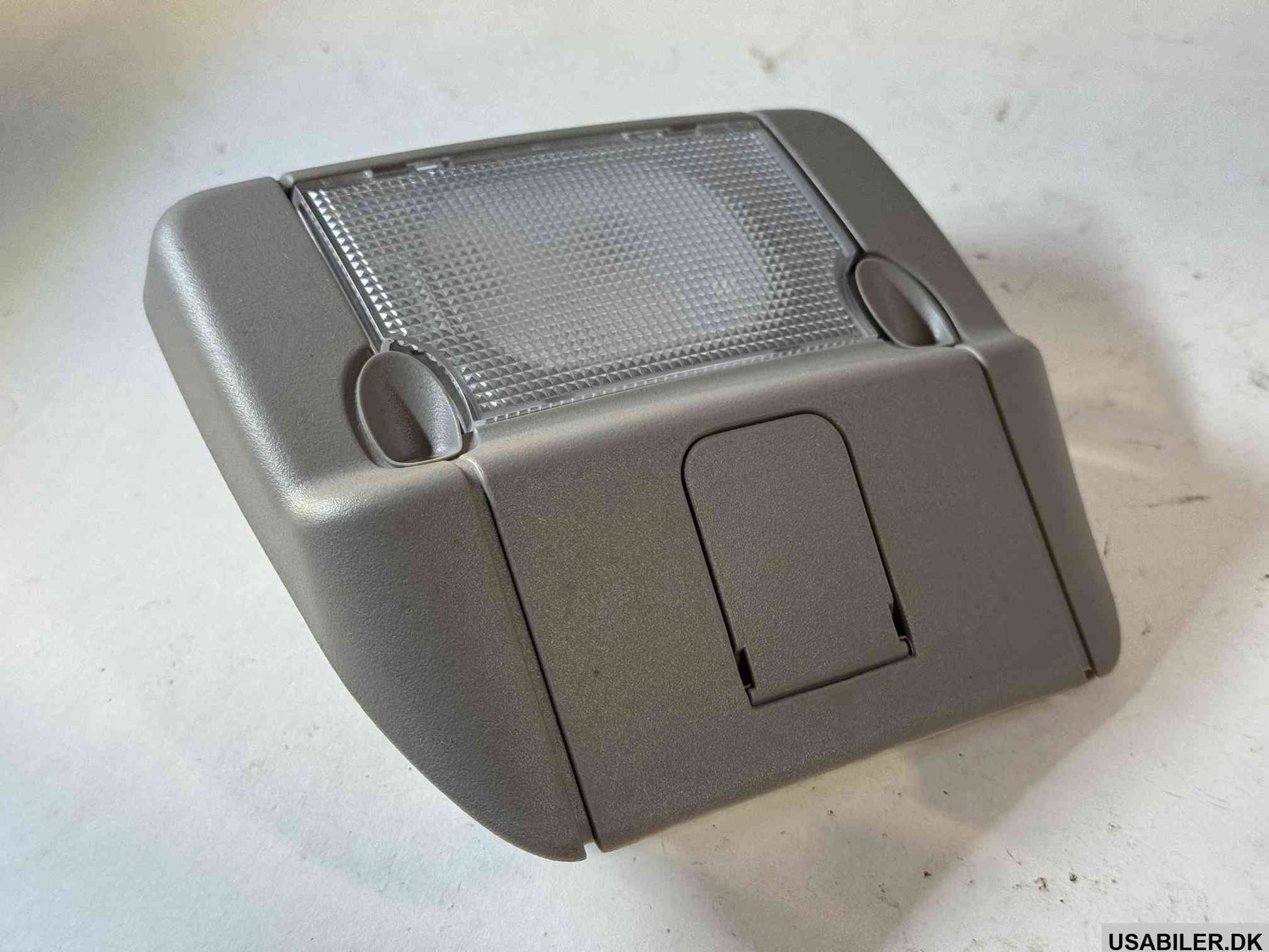 GM 88952105 Bezel,Dome Lamp