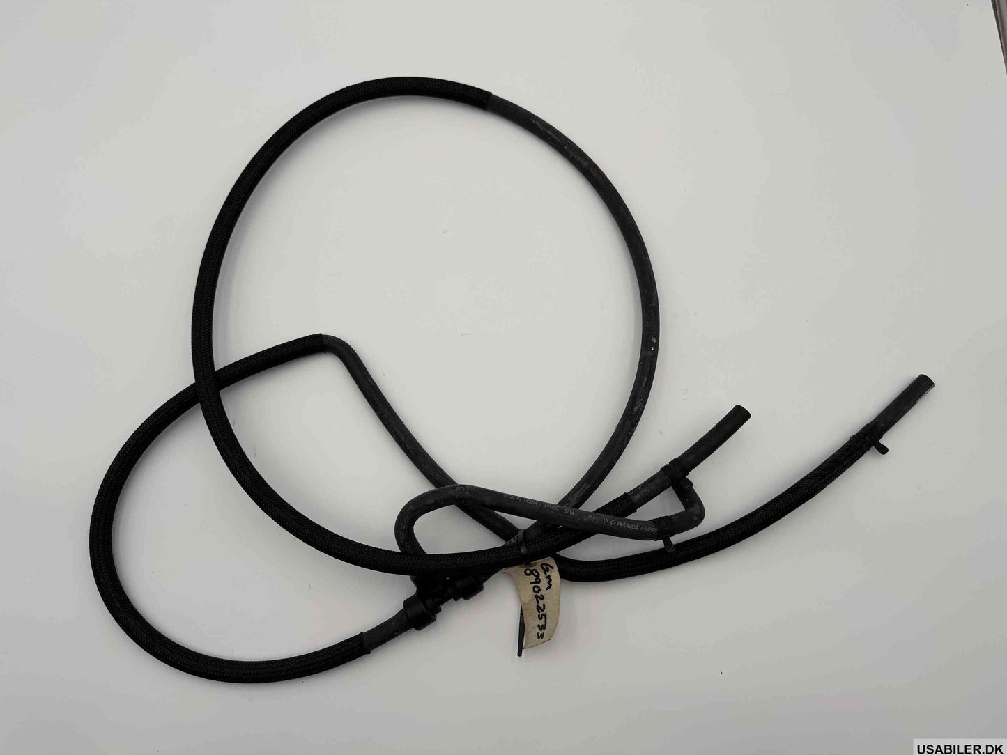 GM 89022533 Radiator Surge Tank Inlet Hose Assembly