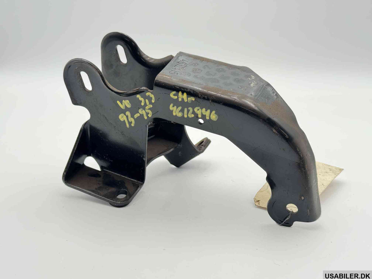 MOPAR 04612946 Engine Mounting Bracket