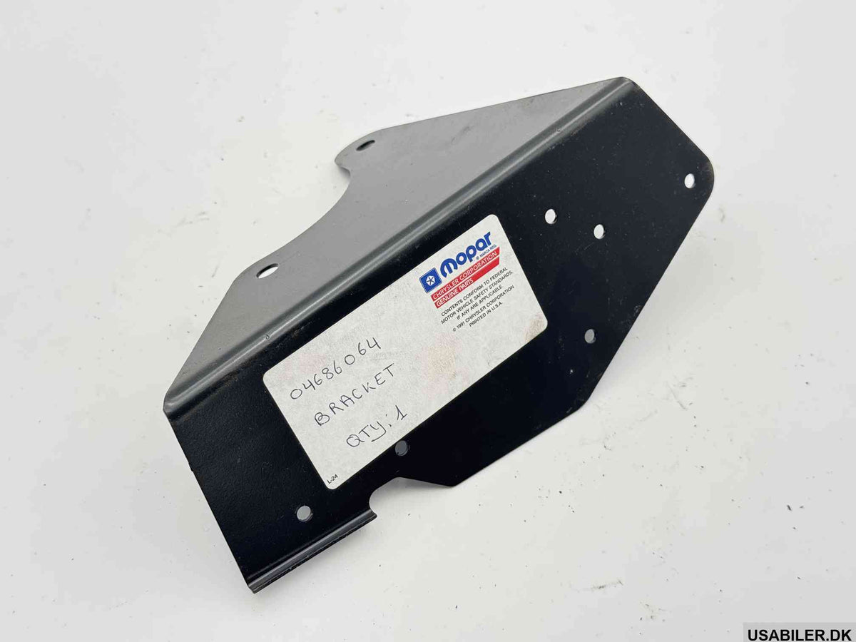 MOPAR 04686064 Bracket
