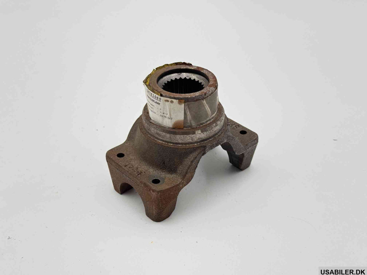 MOPAR 4761060  Axle Yoke