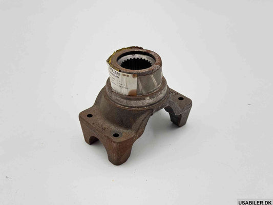 MOPAR 4761060  Axle Yoke