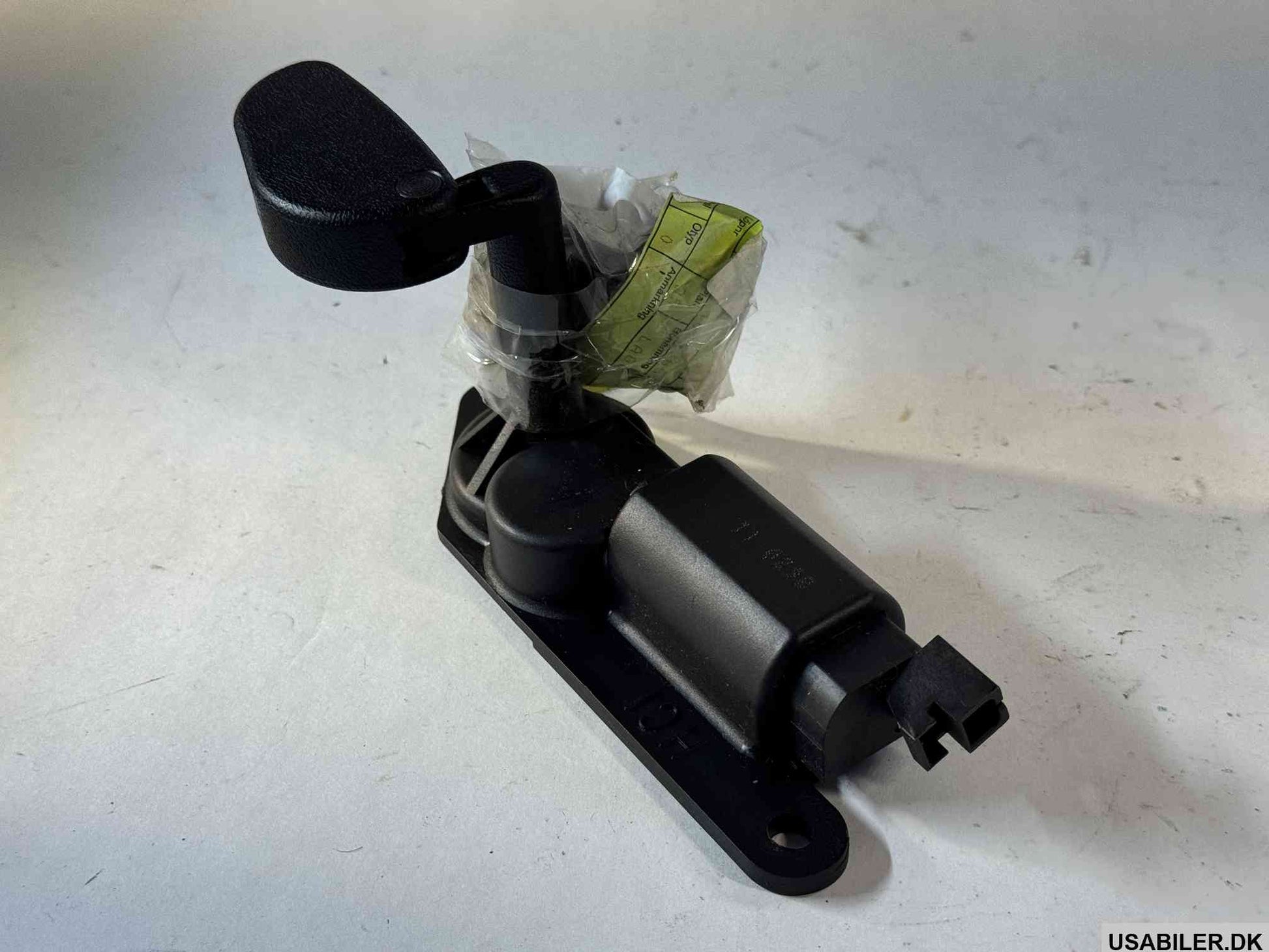 GM 10299851 Latch Assembly, Body Side Rear Window