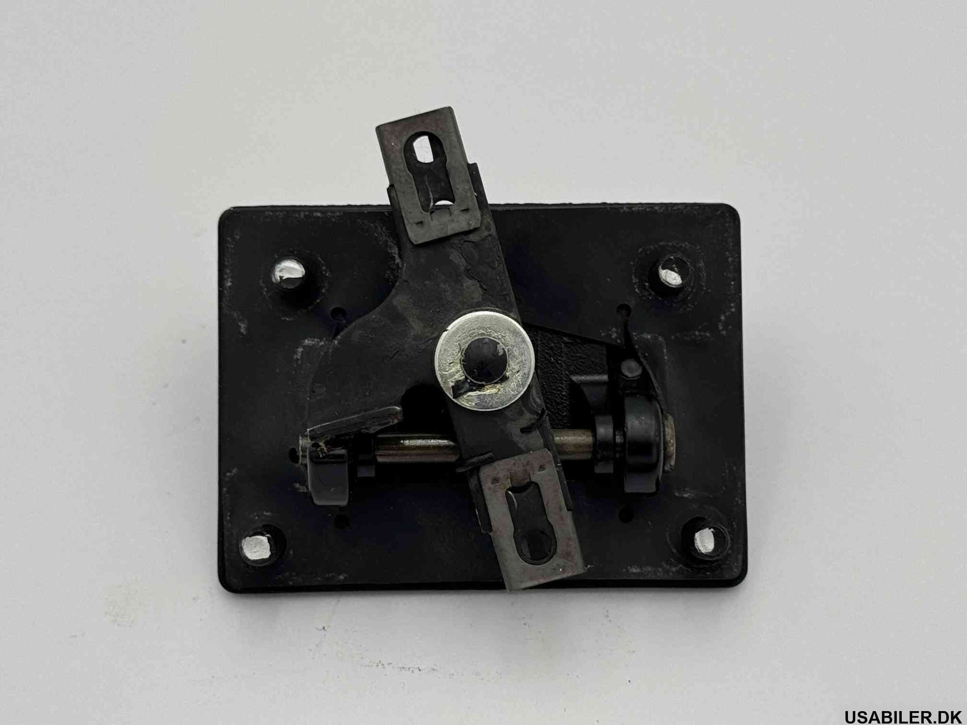 GM 12380359 Rear Door Lock Assembly