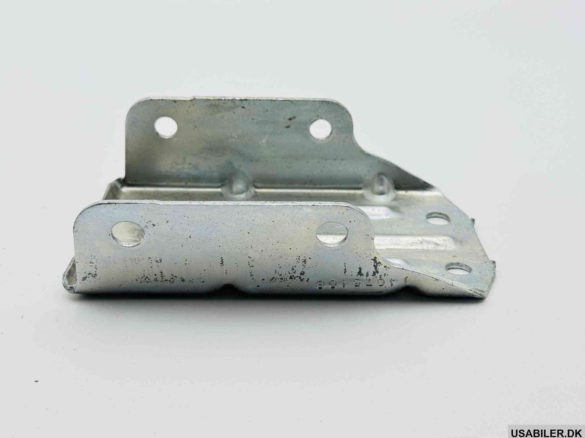 GM 14075406 Bracket, Front Bumper Impact Bar Outer R.H.