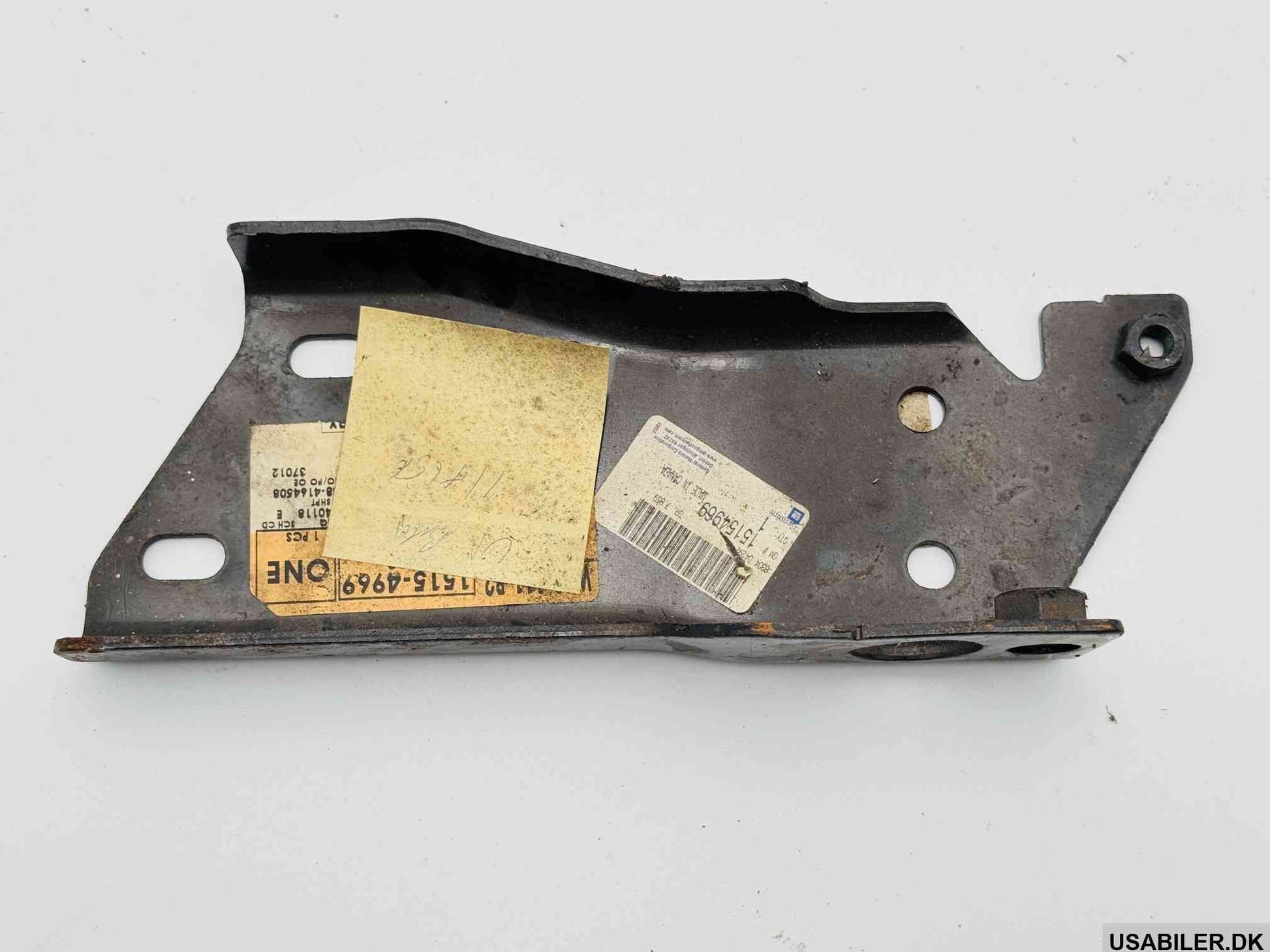GM 15154969 Bracket Assembly, Rear Bumper Bar, Left