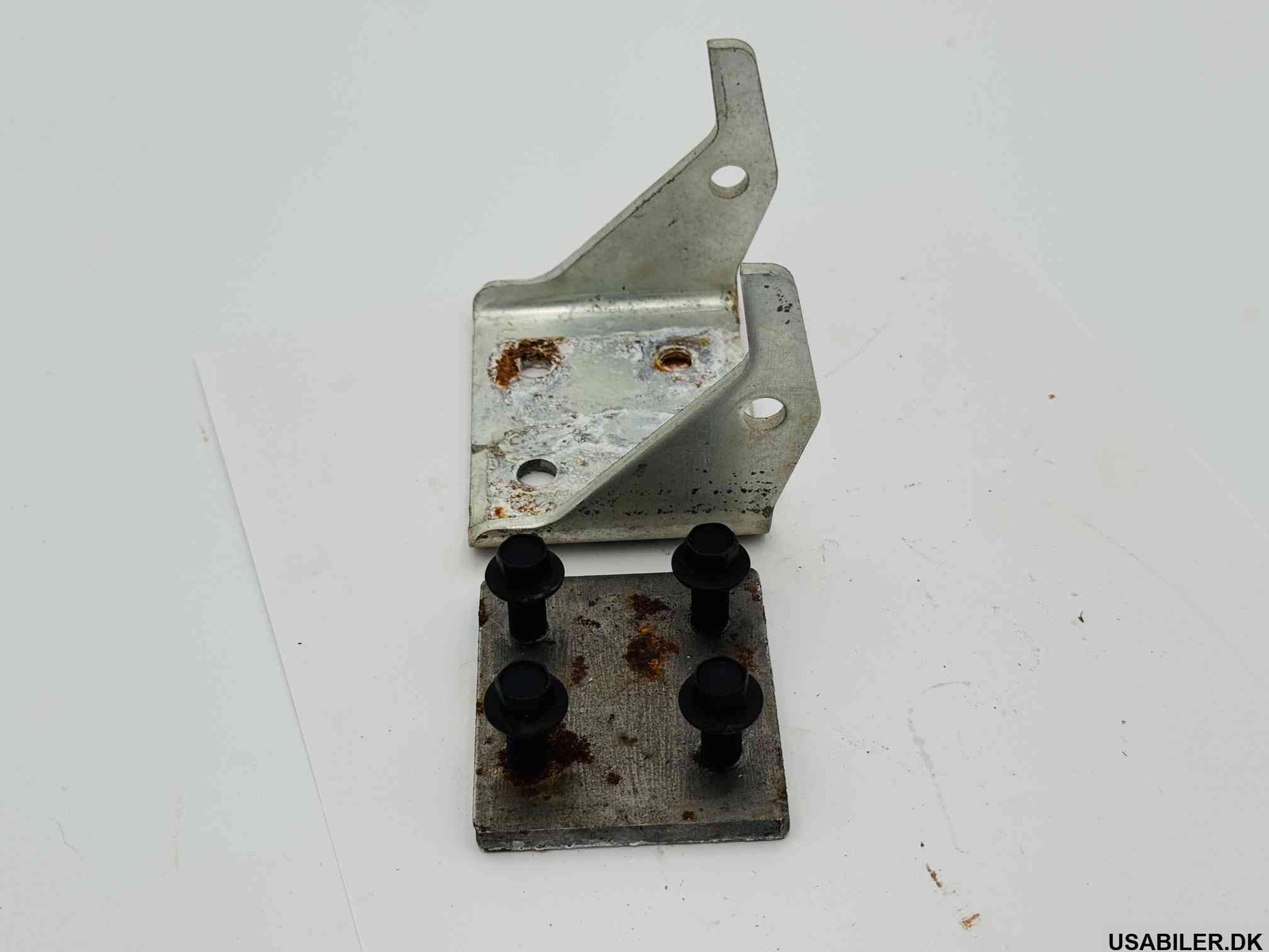 GM 15536617 Hinge Unit, Side Front Door Upper (Lh/Rh) (Door Half)