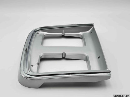 GM 15596118 Headlight Bezel Door