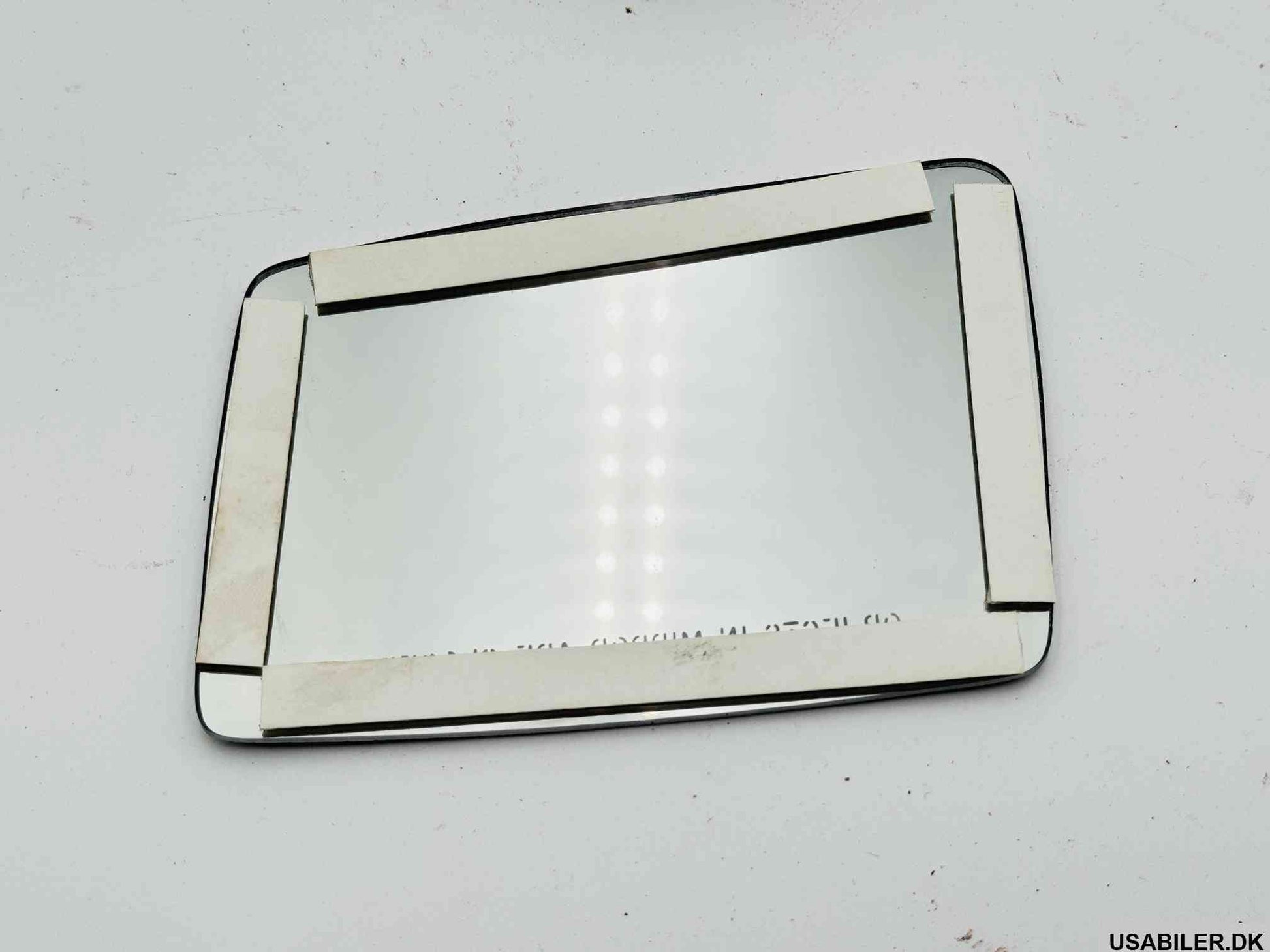 GM 15635576 Glass, Rear View Mirror, Passenger Side