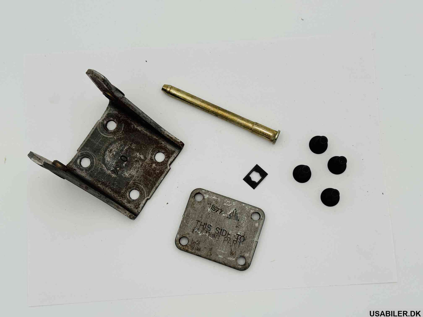 GM 15981546 Hinge Kit,Front Side Door Lower(Dr Side)