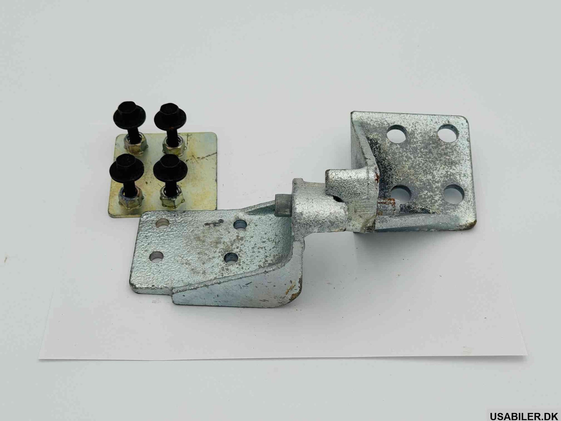 GM 15994457 Hinge Kit,Rear Door Lower, Lh