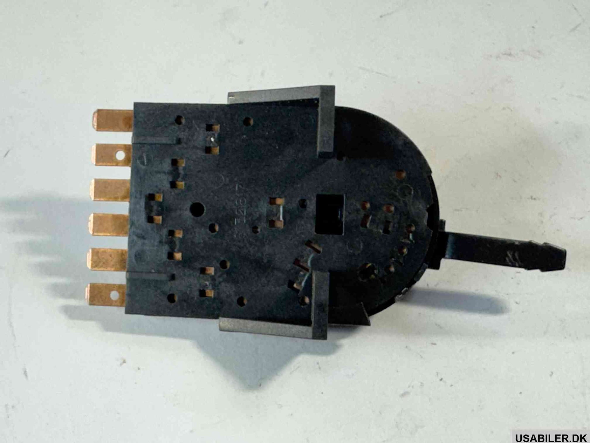 GM 16132816 Heater & Air Conditioner Control Blower Switch
