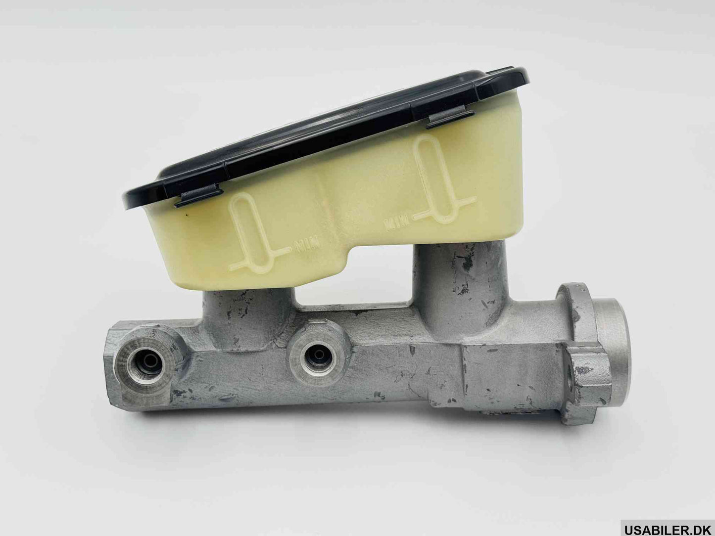 GM 18013426 Cylinder, Brake Master