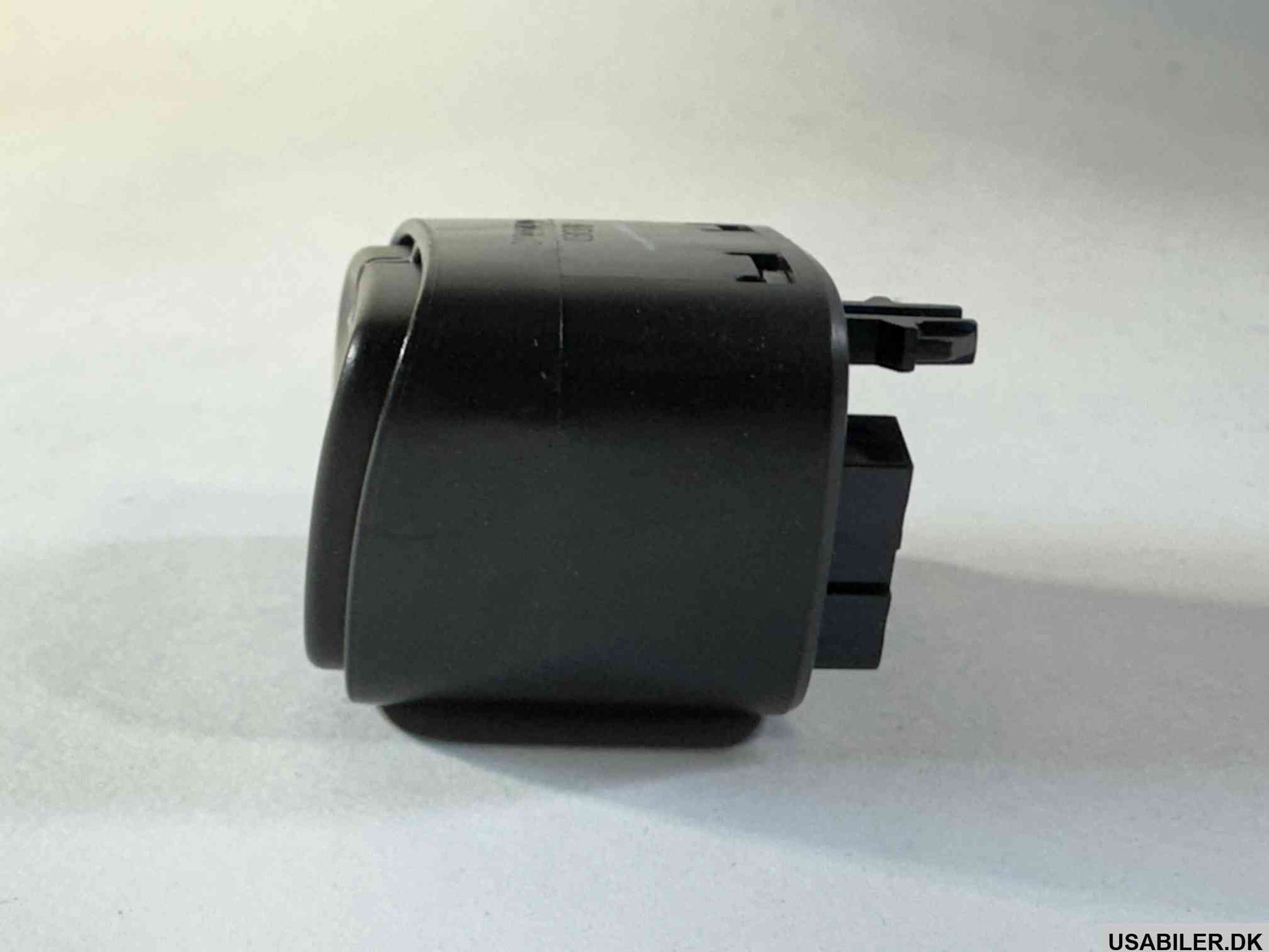 GM 1999499 Auxiliary Heater & Air Conditioner Blower Control Switch Assembly