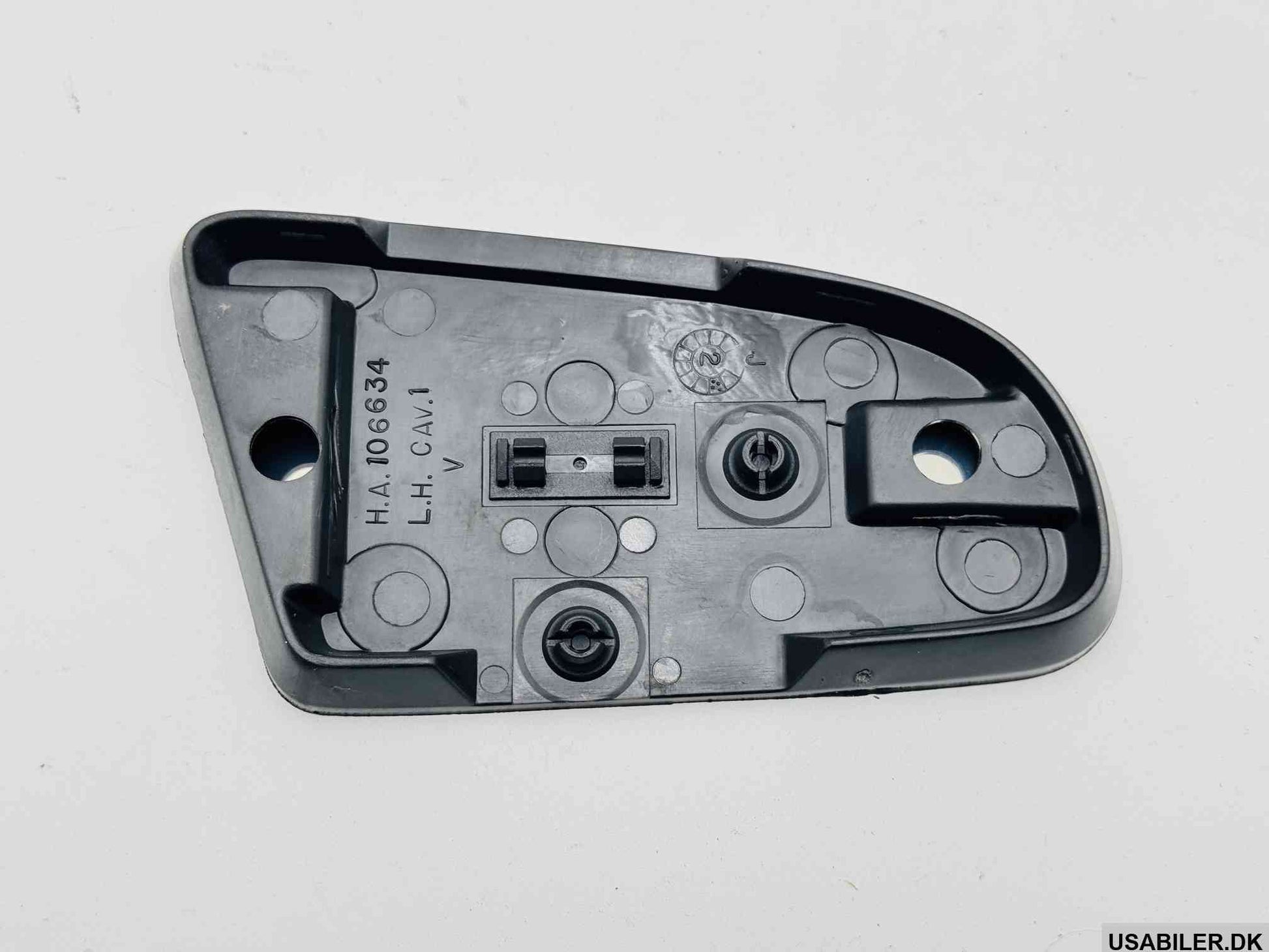GM 20739868 Glass Outside Mirror, Driver Side