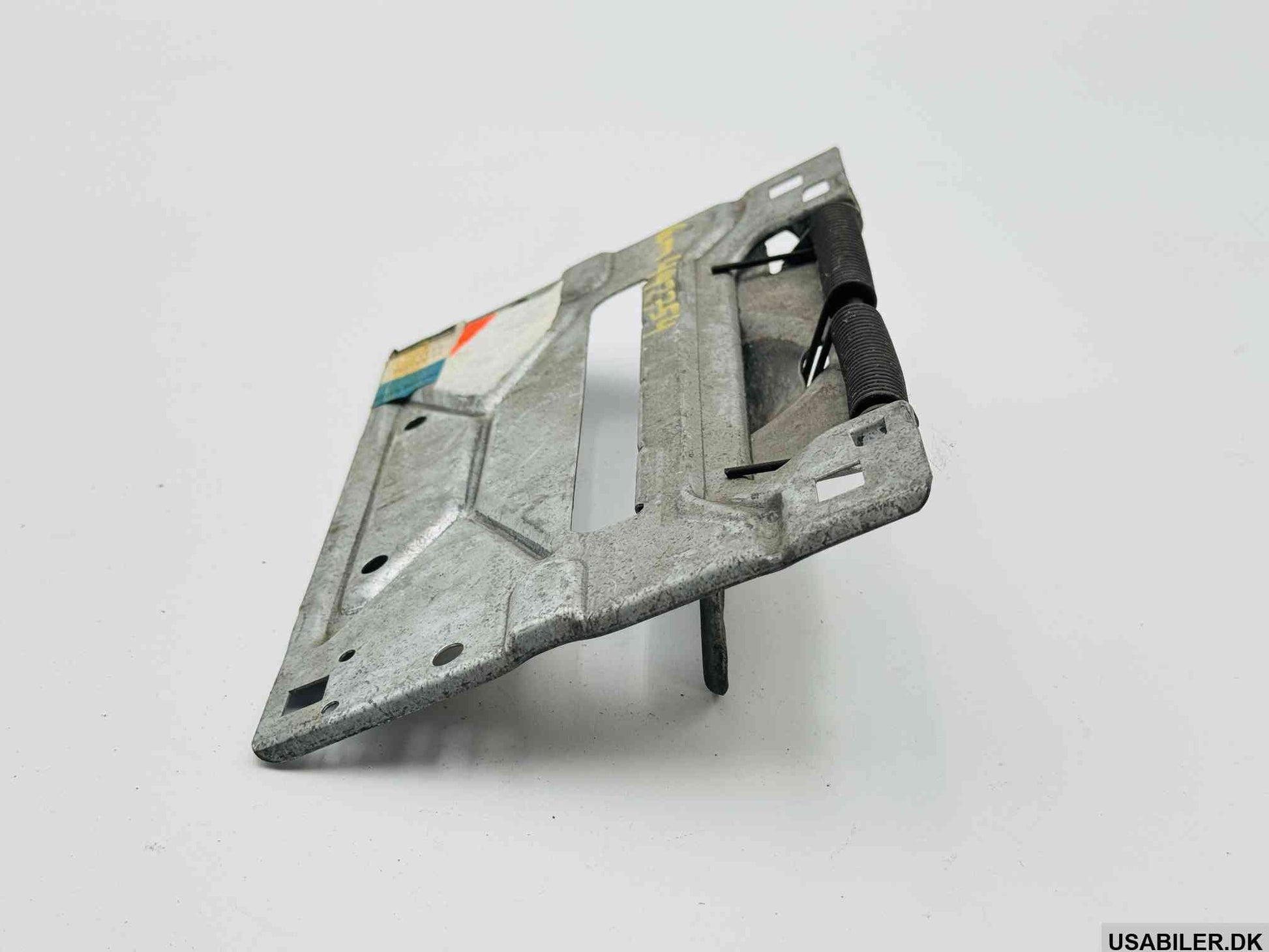 GM 492754 Rear License Plate Bracket / Fuel Door