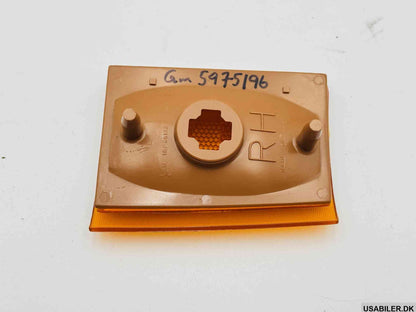 GM 5975196 Front Side Marker Lights 1988 - 1993 Chevy Truck Pickup C1500