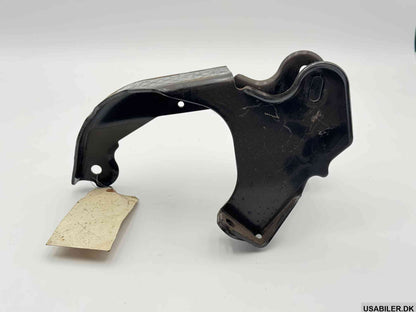 MOPAR 04612946 Engine Mounting Bracket