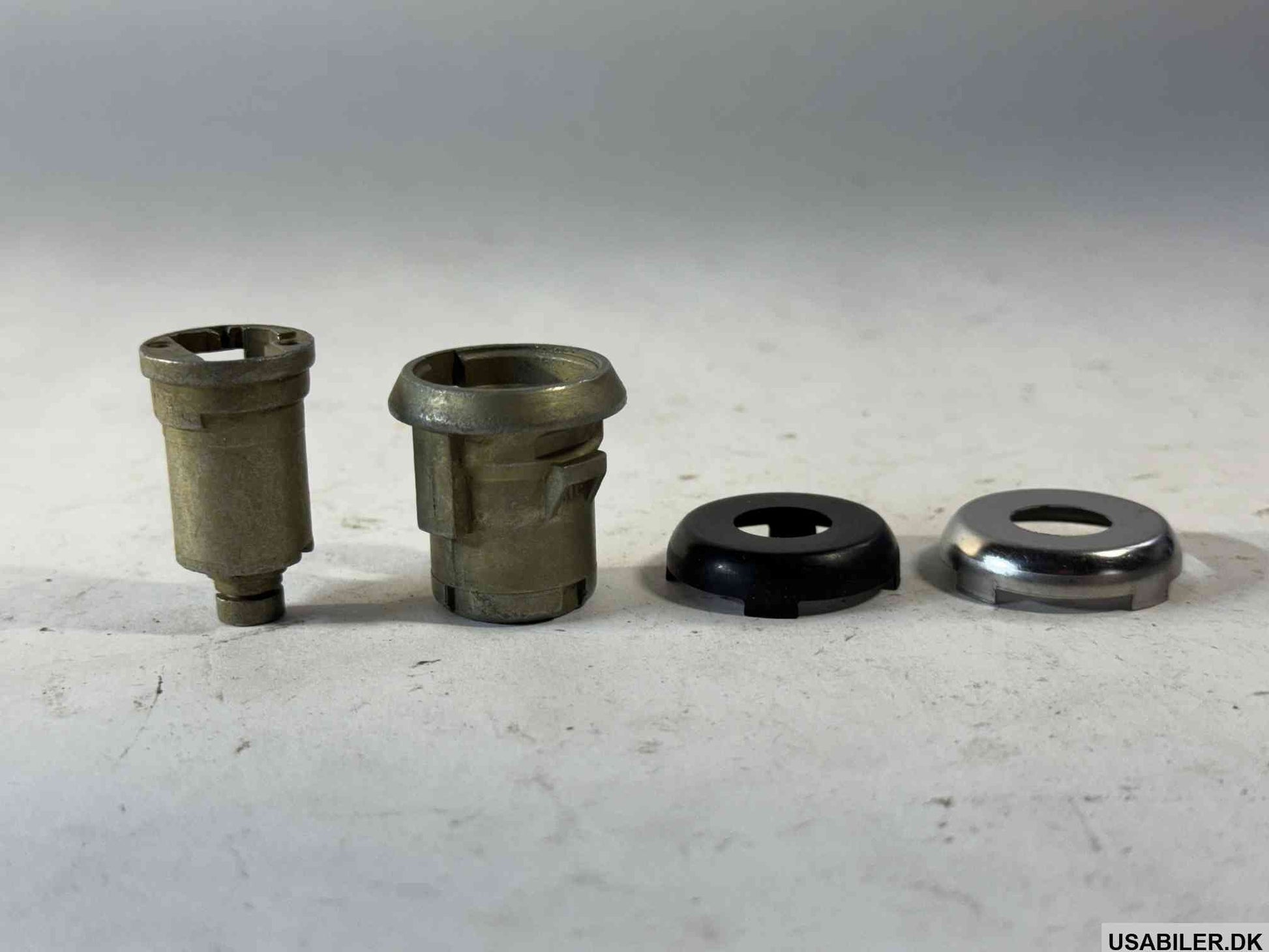 GM 12398552 Front Side Door Lock Cylinder