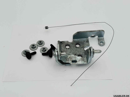 GM 12477888 Hinge Kit,Front Side Door(Body Side)    
