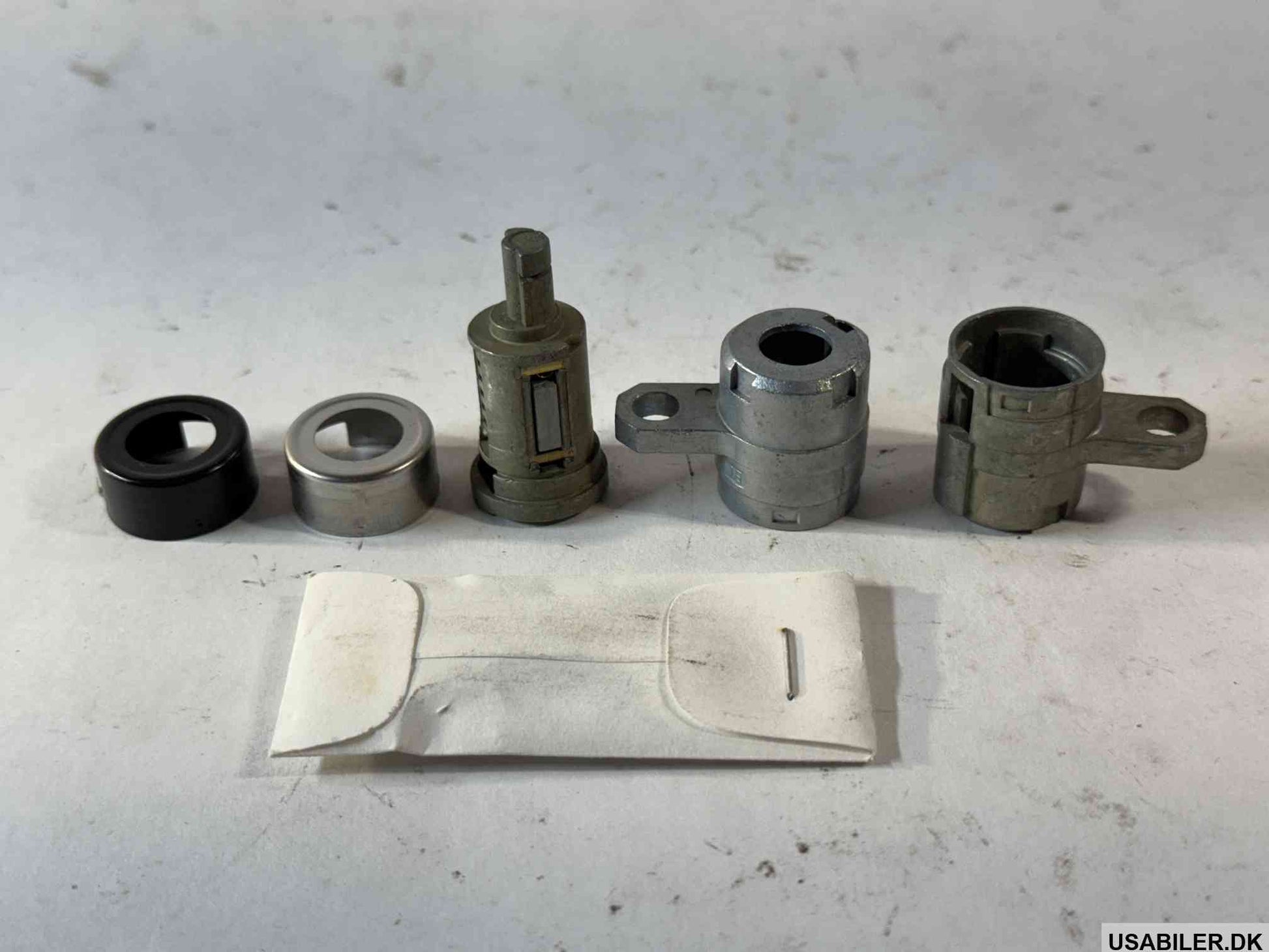 GM 12522357 Cylinder Kit,Front Side Door Lock 