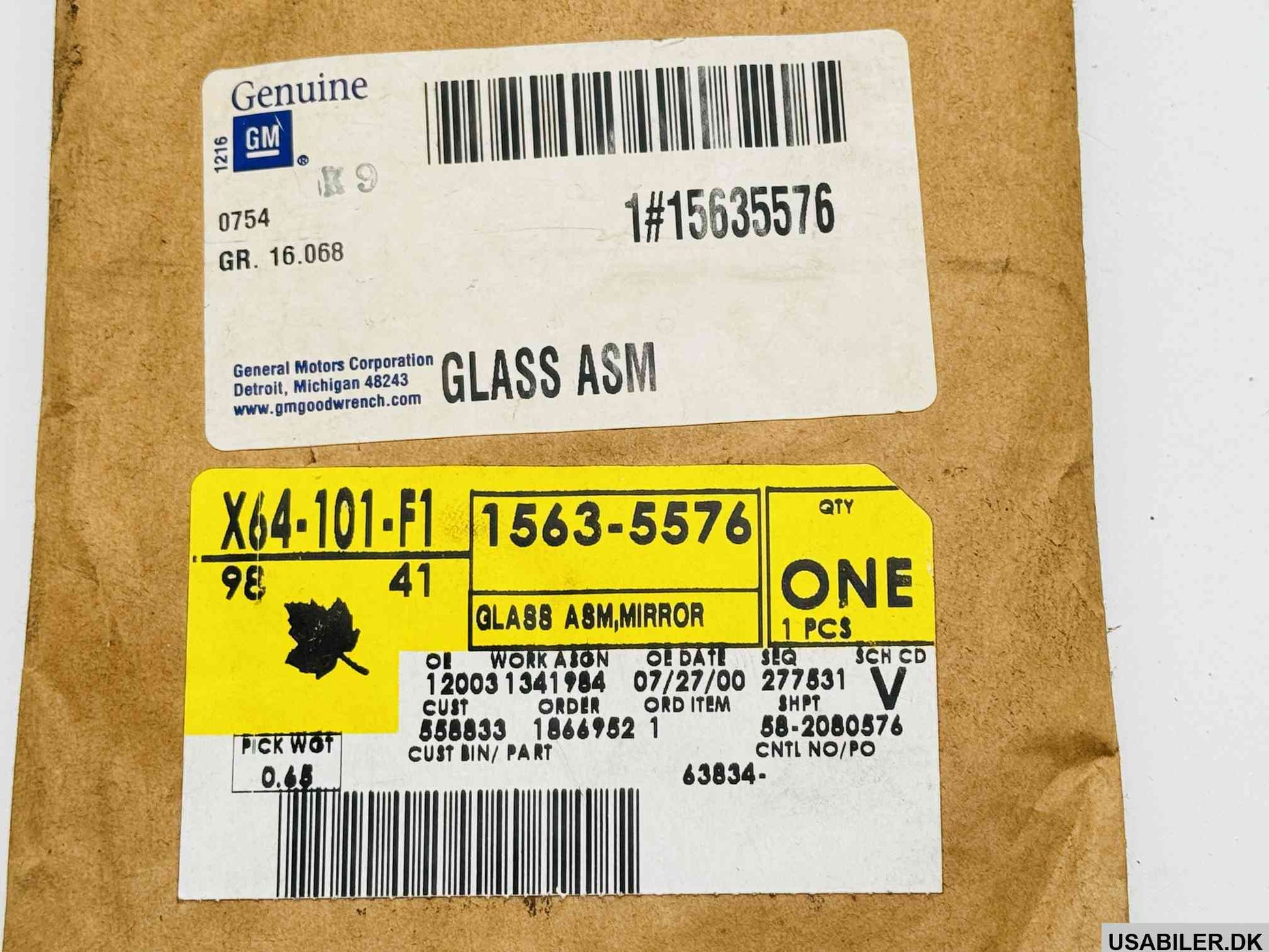 GM 15635576 Glass, Rear View Mirror, Passenger Side