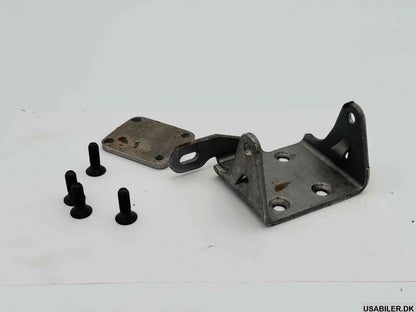 GM 15981550 Hinge Kit, Front Side Door Lower Body Side