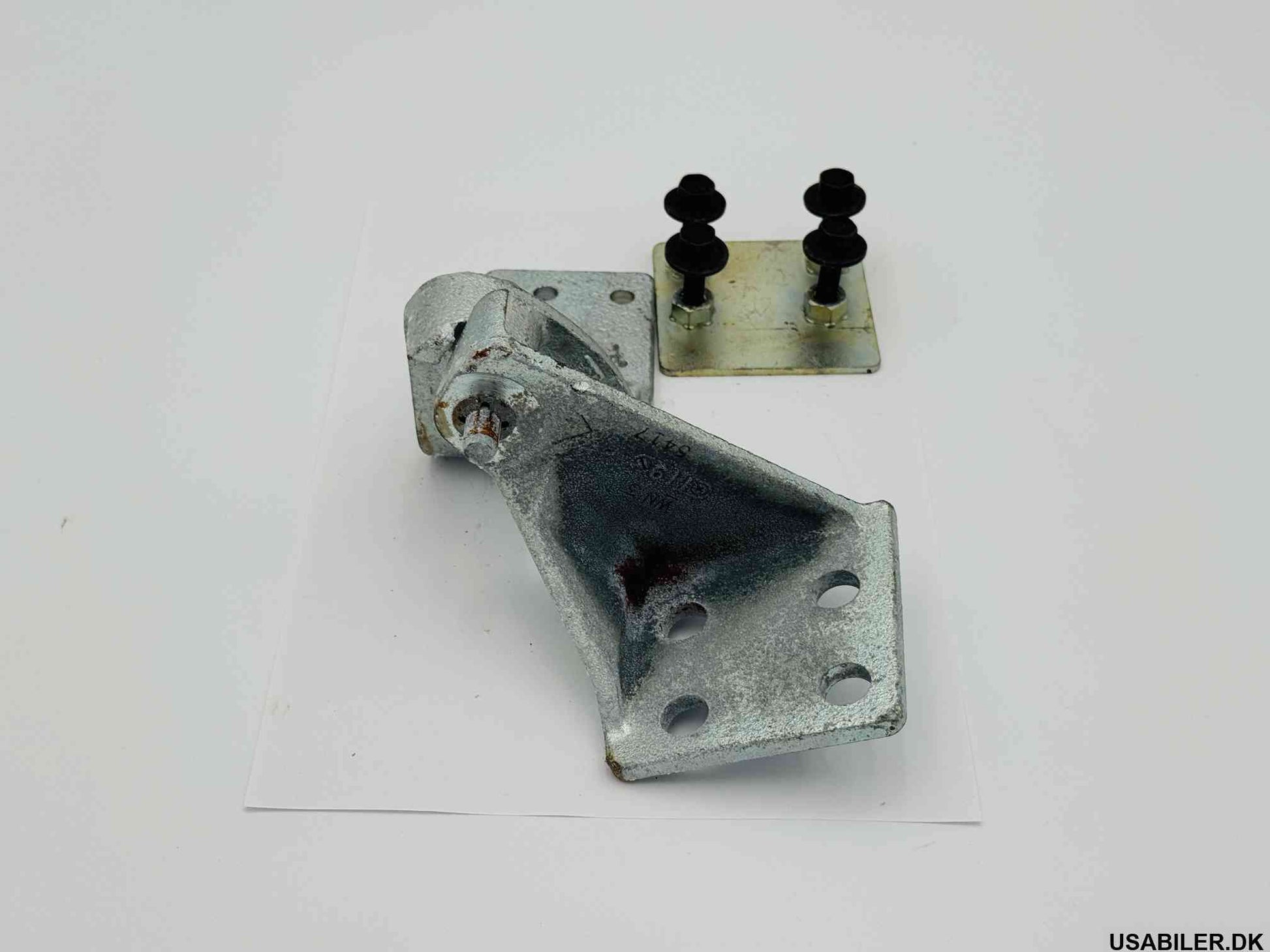 GM 15994457 Hinge Kit,Rear Door Lower, Lh