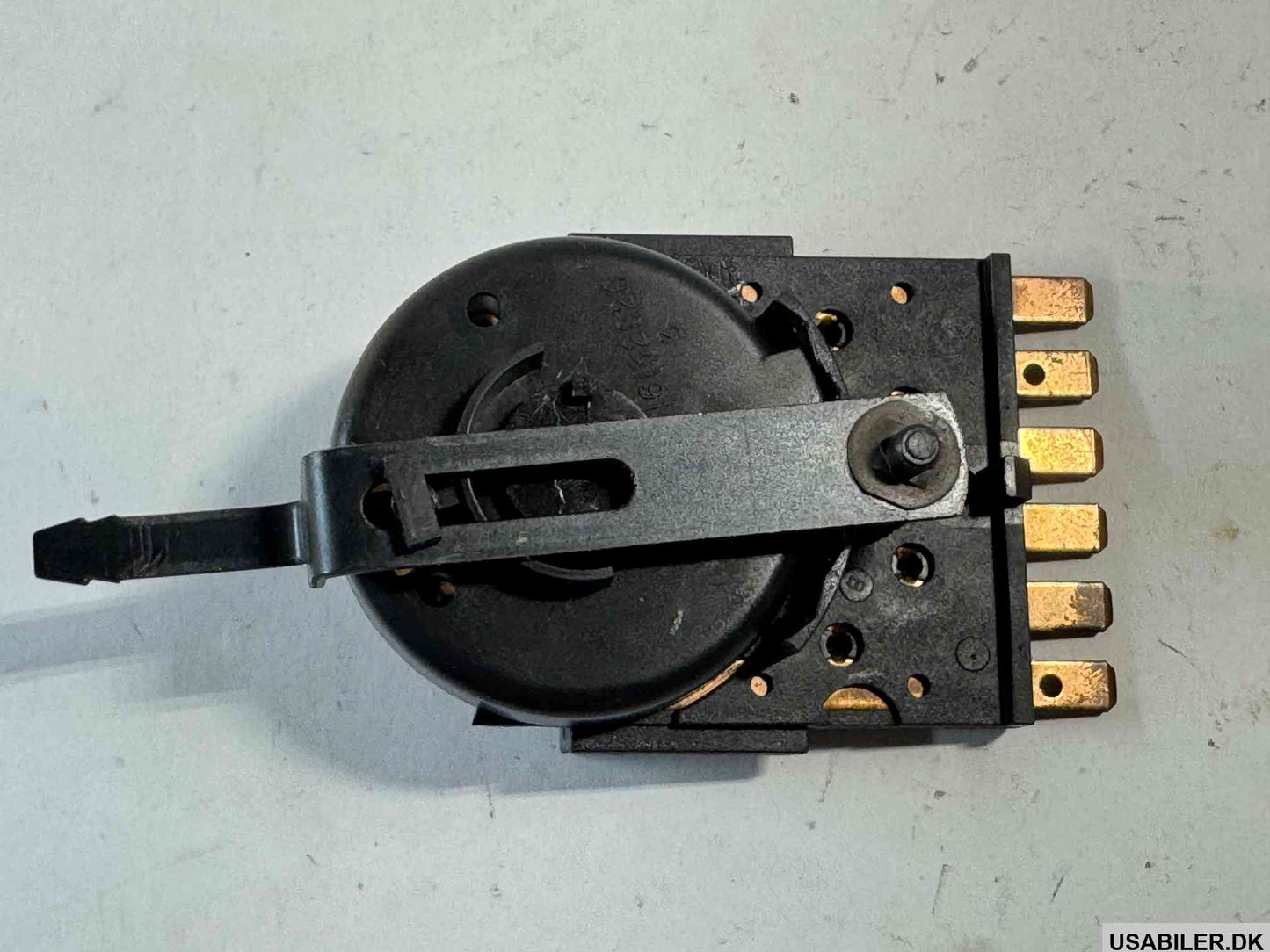 GM 16132816 Heater & Air Conditioner Control Blower Switch